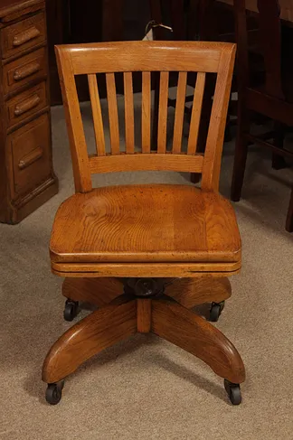 Oak Swivel Antique 1915 Desk Chair