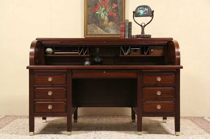 Mahogany 5 1/2' Antique 1910 Roll Top Desk