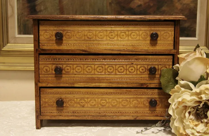 Oak Carved 1890 Antique Jewelry Box / Small Chest