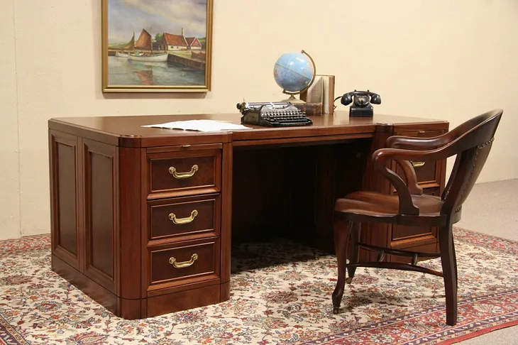 Alex Stuart 6' 4" Vintage Mahogany Executive Desk (1)