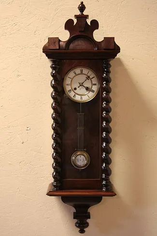 Vienna Regulator Clock, Spiral Columns