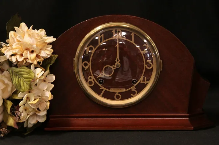 Seth Thomas Art Deco 1940's Mantel Clock (1)