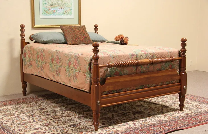 Willett Traditional Cherry Vintage Full Size Bed