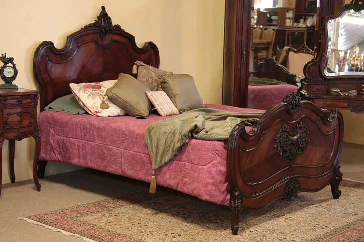 French Carved Antique Rosewood Queen Bed