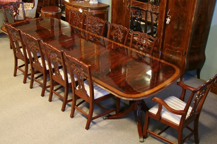 Georgian Dining Set, Mahogany 11'8" Table, 10 Chairs