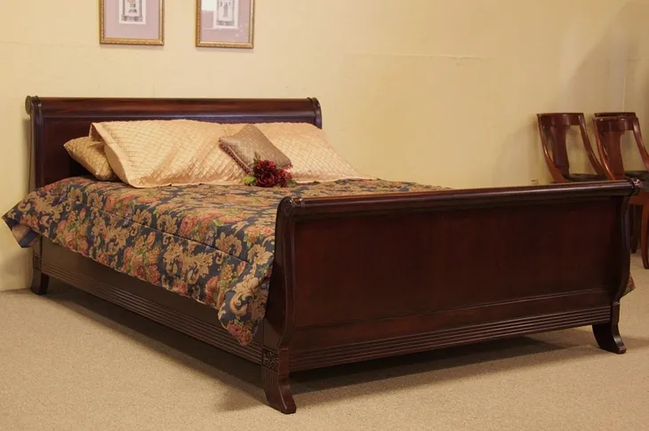 Drexel Heritage Queen Mahogany Sleigh Bed