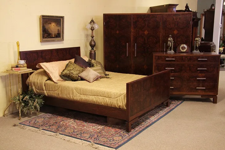 Art Deco 3 Pc. Queen Size Walnut w Burl Bedroom Set