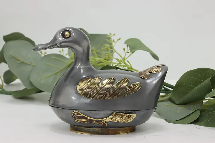 Farmhouse Vintage Chinese Duck Spice or Jewelry Container #49431