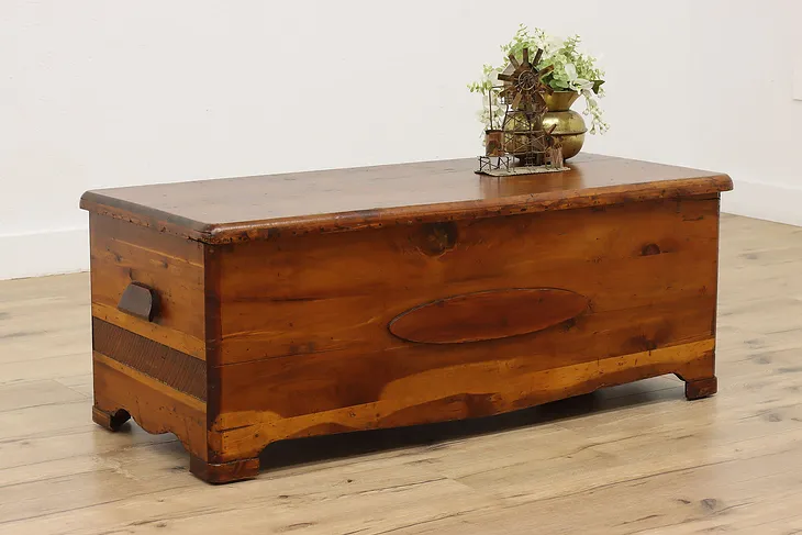 Farmhouse Vintage Cedar Country Blanket Chest, Coffee Table #51769