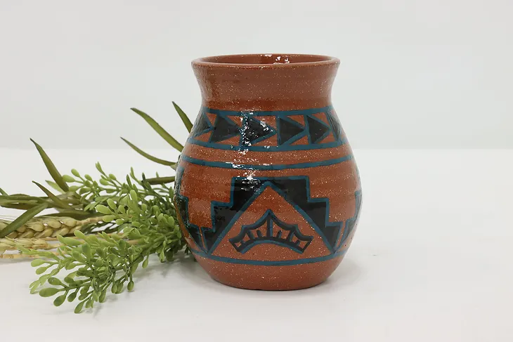 Native American Vintage Lower Sioux Pottery Vase, RD #52468