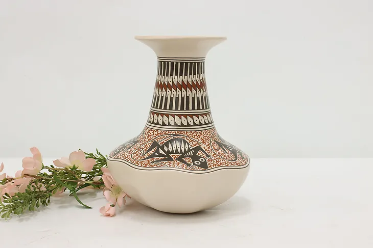 Mexican Vintage Mata Ortiz Pottery Vase, Lizards, Martinez #52579