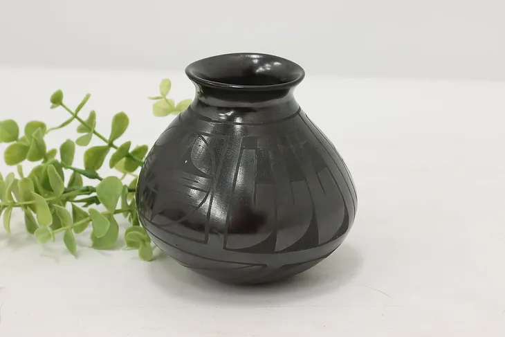 Mexican Mata Ortiz Blackware Pottery Vase, Ortega (1)