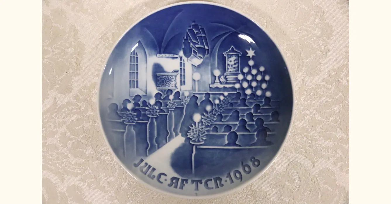 1968 Royal Copenhagen Christmas Plate JULE AFTER B&G Christmas in