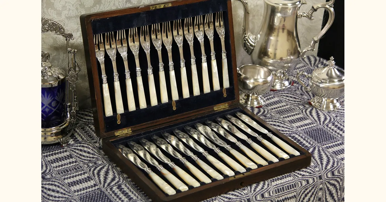 Boxed Set of Antique Victorian English Fruit Knives & Forks Ornate