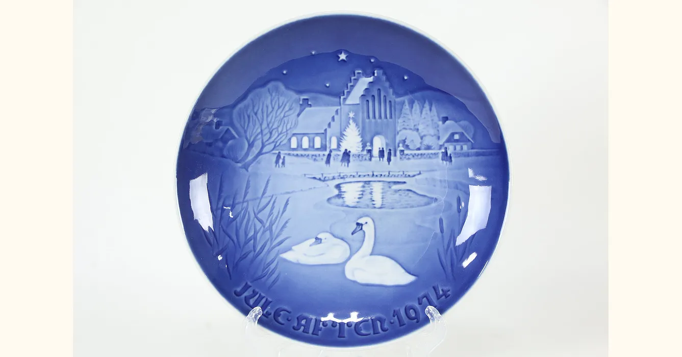 Bing And Grondahl Christmas Plate, Christmas In The Village, 1974