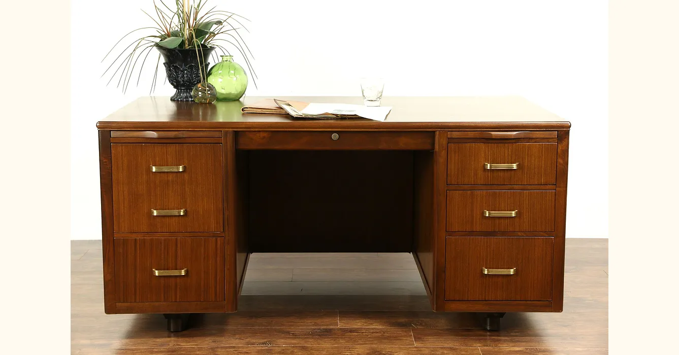 Midcentury Modern 1950s Vintage Walnut Office or Library Desk, Leopold