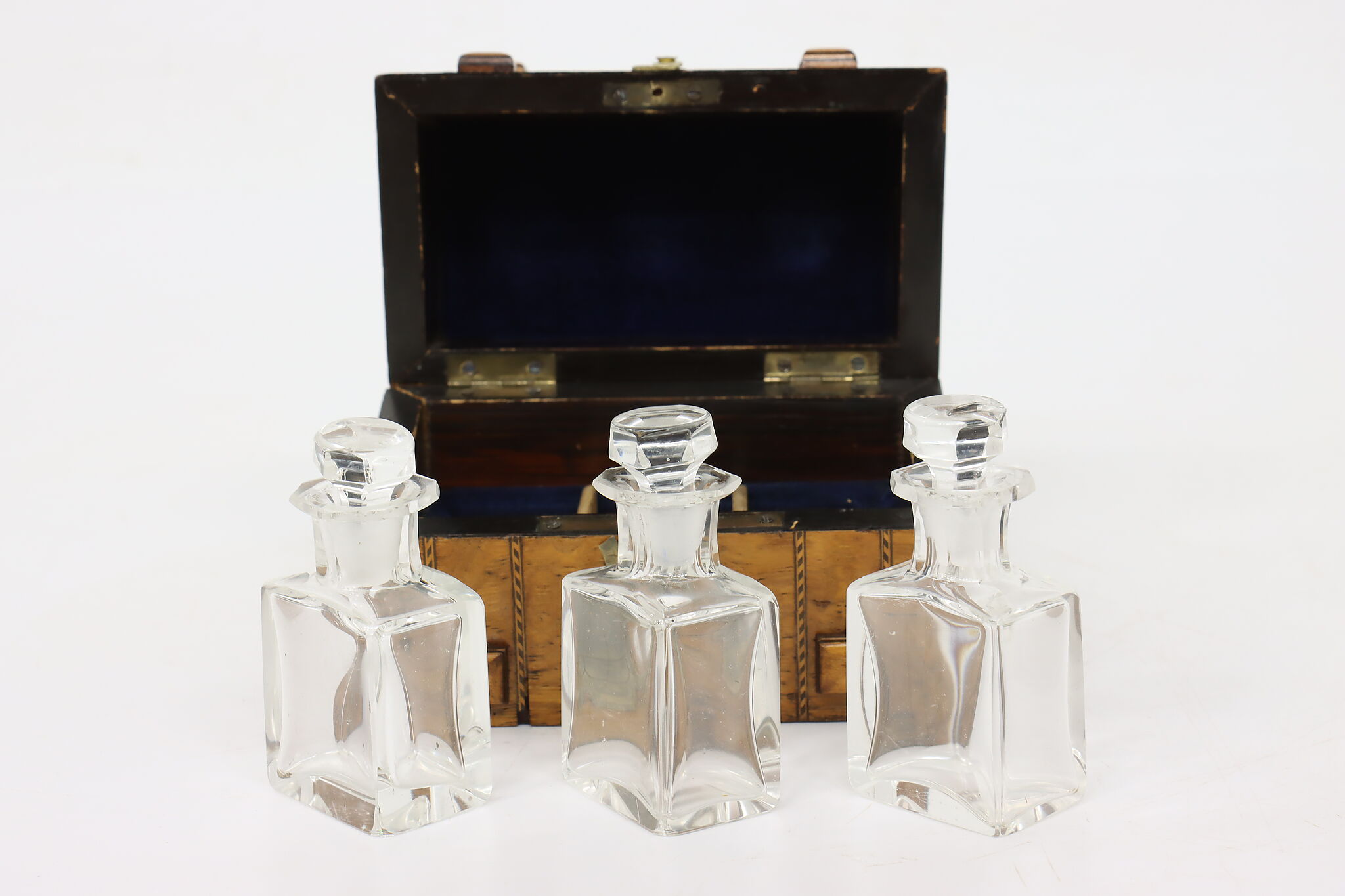 Victorian Antique Tamo Ash English Perfume Bottles & Case #43844