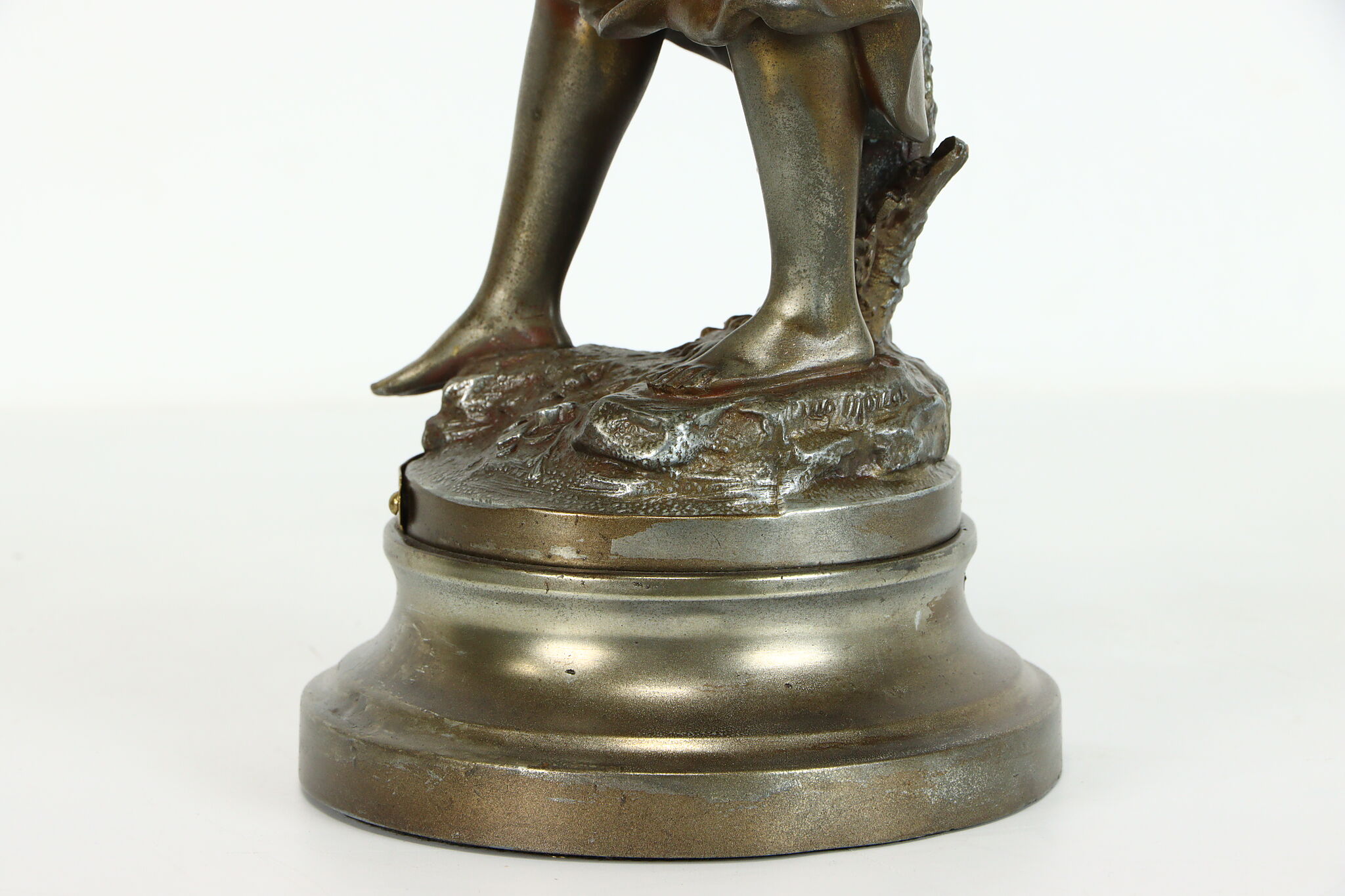 Statue tête de mort moderne en polyrésine bronze Silver - GdeGdesign