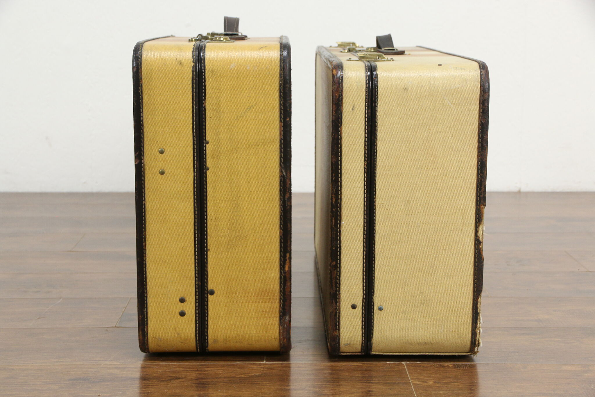 Vintage Oshkosh Luggage Suitcase 20x15x7 Leather Trim Brown Satin