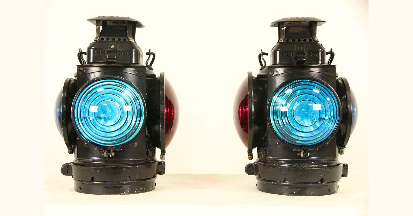 Adlake Railroad Signal Marker Lamps Caboose Pair Red & Green Lenses ...