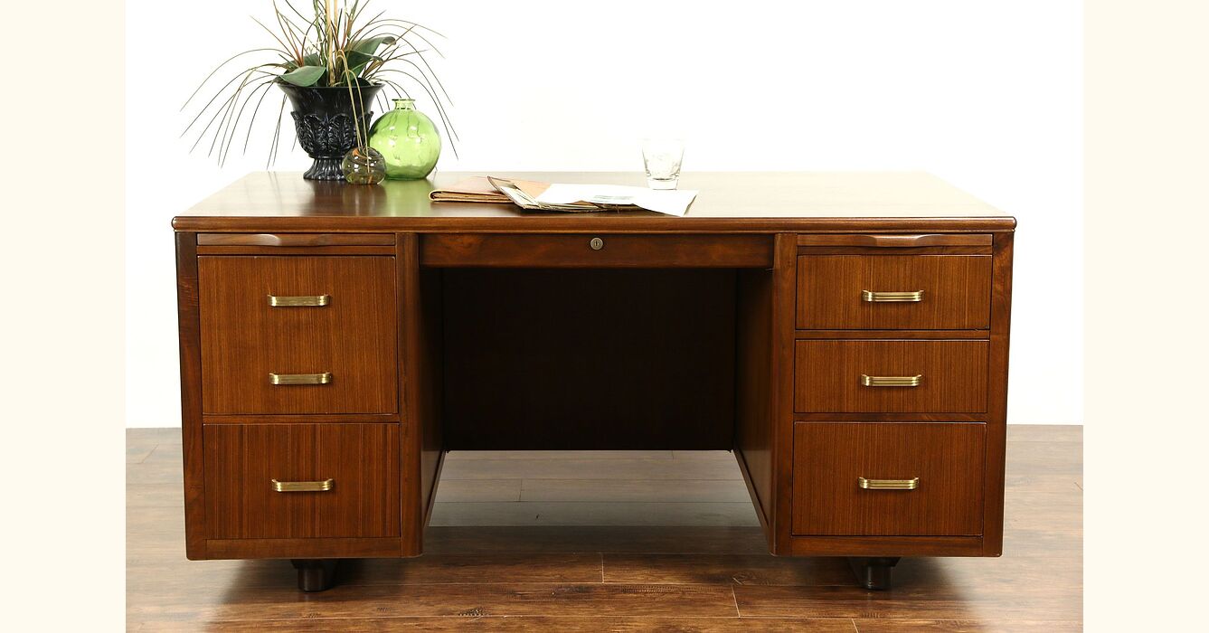 leopold executive desk